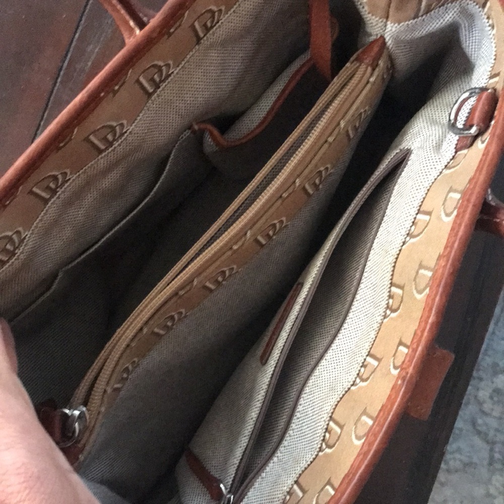 Dooney and Bourke purse - Picture 7 of 10